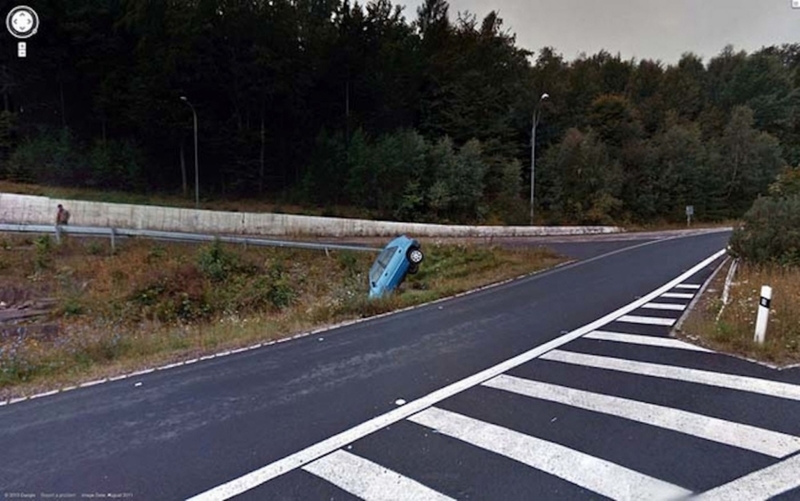 Um Cara Realmente Rebelde – Ou Um Acidente Infeliz | Imgur.com/mxOkeB4 via Google Street View