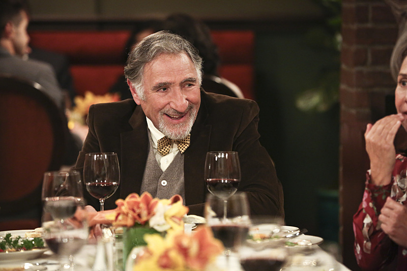 Judd Hirsch como Alfred Hofstadter — Antes | MovieStillsDB Photo by Pepito38/Warner Bros.,CBS