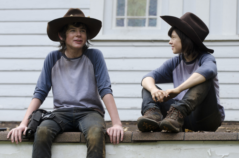 Dublê de Chandler Riggs não se parece com ele | MovieStillsDB