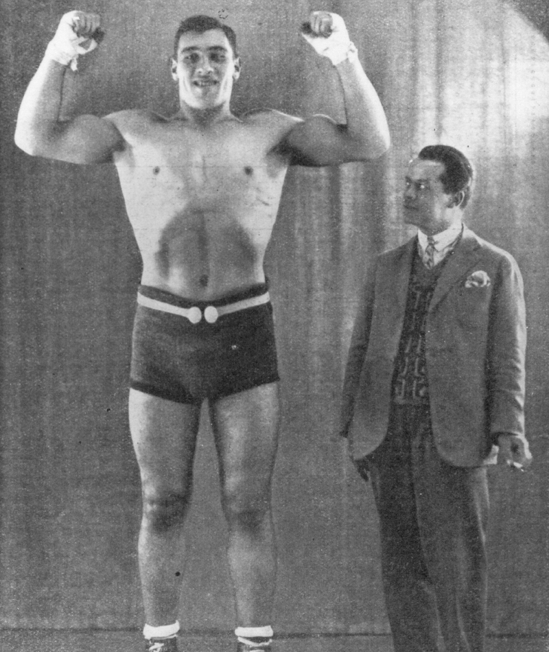 Primo Carnera – 6’ 6” | Alamy Stock Photo by Smith Archive