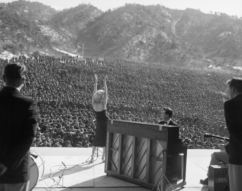 High on Applause | Getty Images Photo by Bettmann 