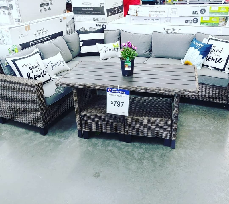 Skip Furniture | Instagram/@walmart.with.jenn