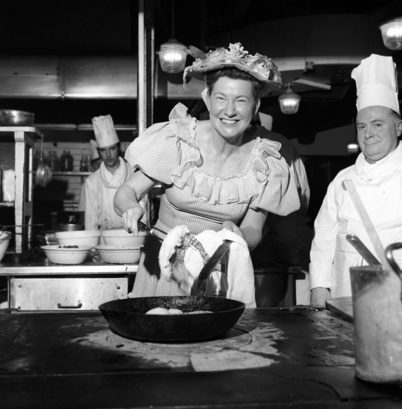 Minnie Pearl’s Chicken | Alamy Stock Photo by Trinity Mirror/Mirrorpix