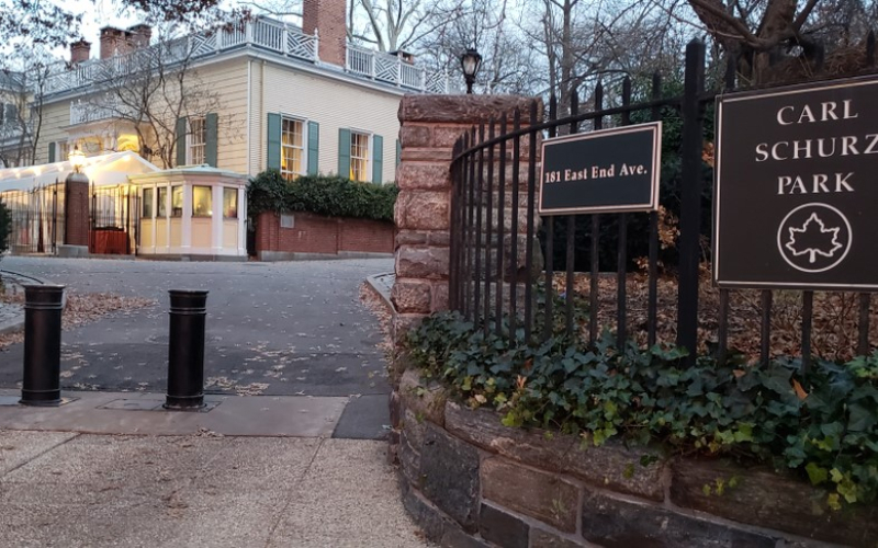 New York – Gracie Mansion | Shutterstock